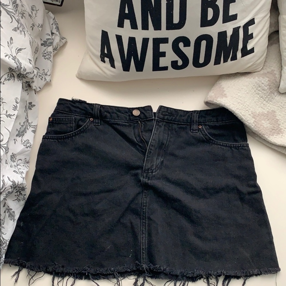 H&M raw hem jean skirt
